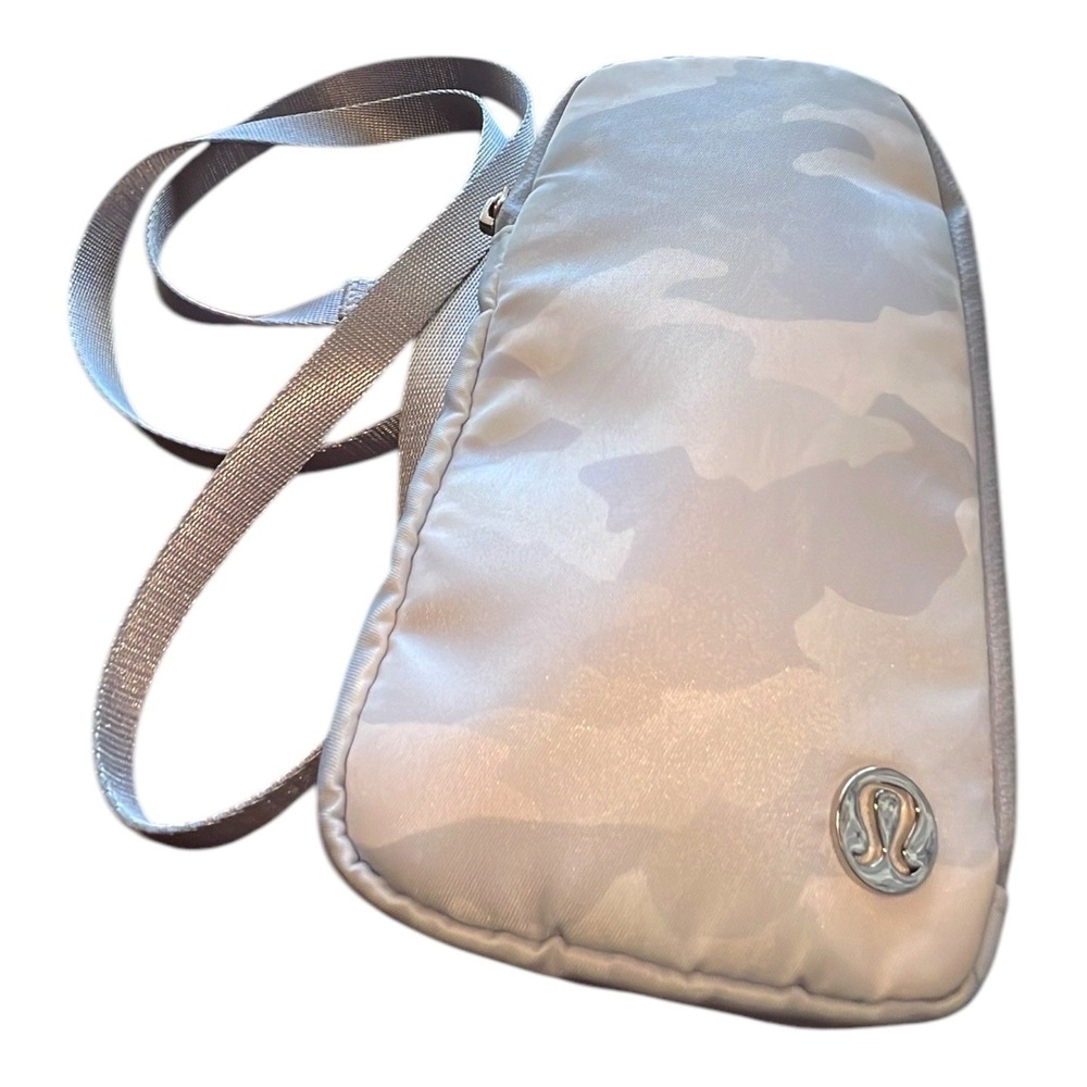 Lululemon Blue Camo Modular Phone Crossbody Bag‎ Athleisure Utility Festival EDC